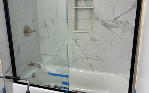 【バスルームのリモデル 2】まだまだ終わらん